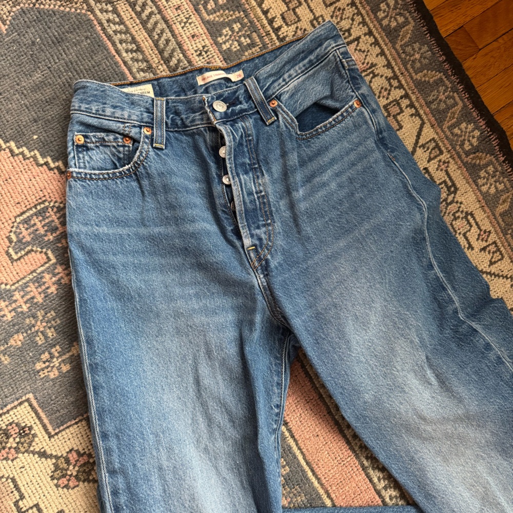Levi’s Ribcage straight ankle jeans - like new